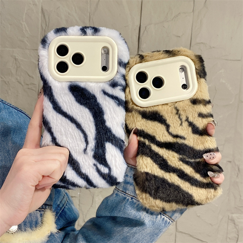 Apple Iphone 15 Pro Max - Casing Ponsel Mewah Motif Zebra Berbulu